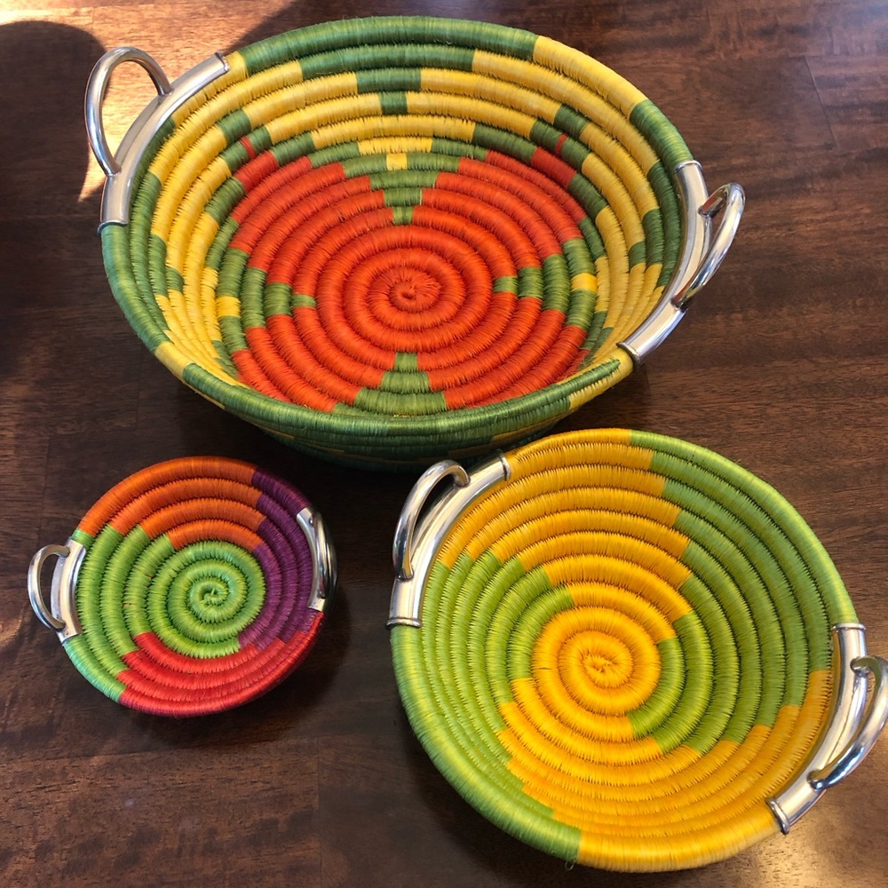 BEAUTIFUL!!  Set of 3 Vibrant Colored Hand Woven Baskets with Metal Handles